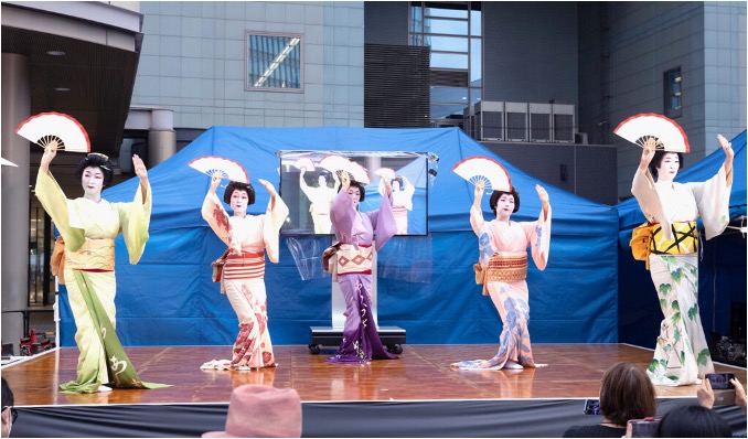 木遣り・芸妓の舞